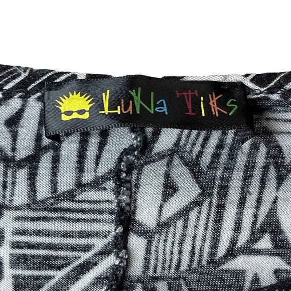 ⭐️Luna tiks black & white crop top boho print size medium - Picture 4 of 9